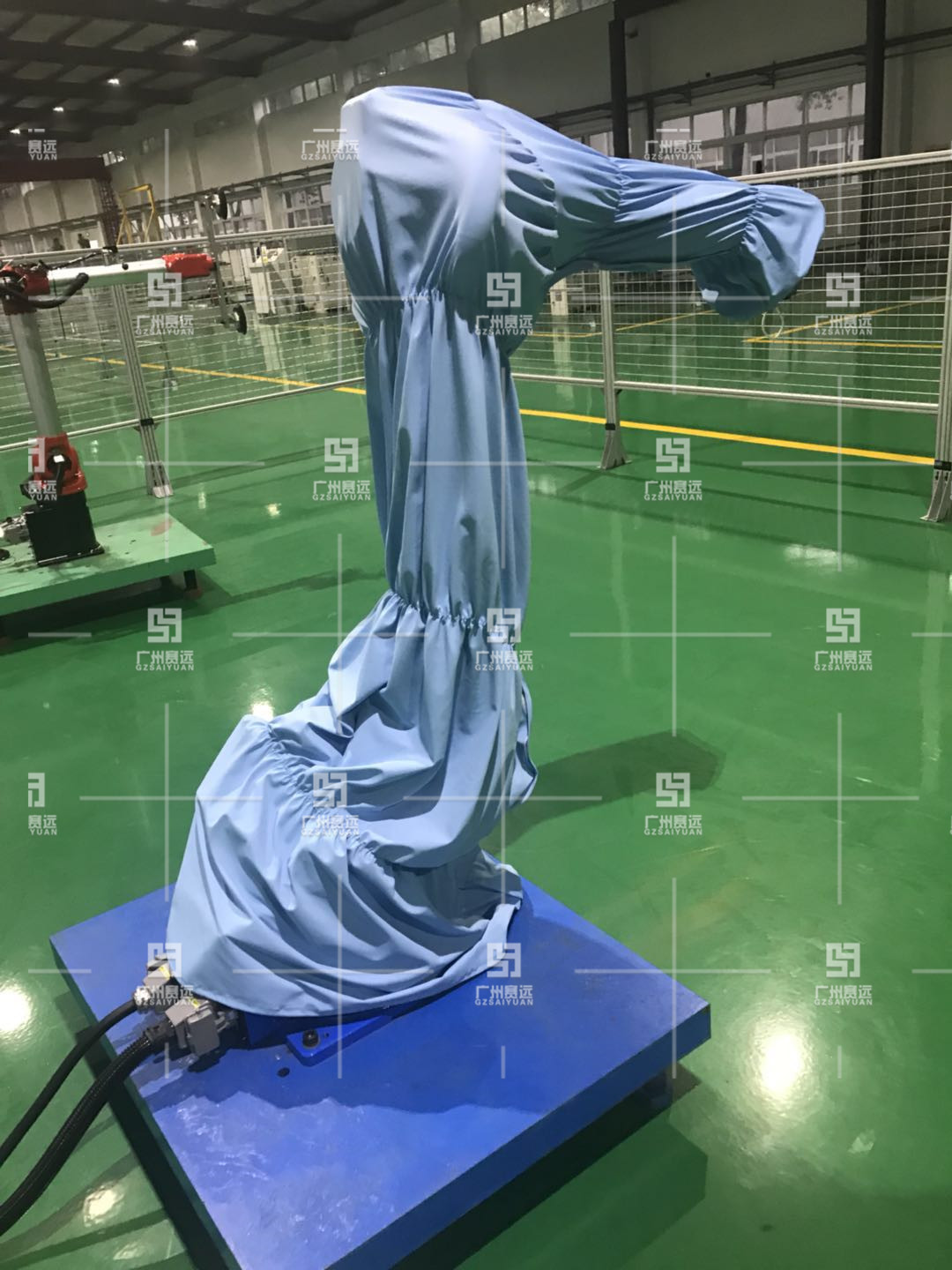液体接触机器人防护服现场参考